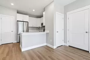 8 Vine St, Haverhill, MA 01830 - Photo 10