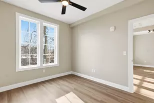 8 Vine St, Haverhill, MA 01830 - Photo 18