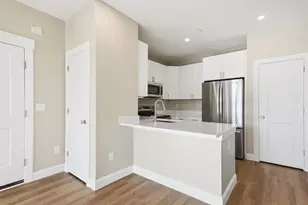 8 Vine St, Haverhill, MA 01830 - Photo 10