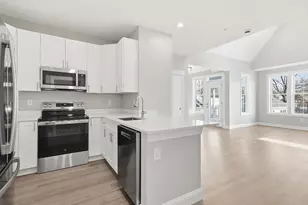 8 Vine St, Haverhill, MA 01830 - Photo 14