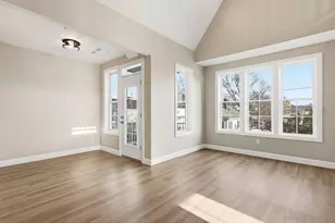 8 Vine St, Haverhill, MA 01830 - Photo 2