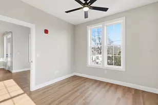 8 Vine St, Haverhill, MA 01830 - Photo 22