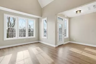 8 Vine St, Haverhill, MA 01830 - Photo 10