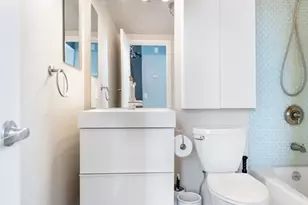 320 W 2nd St, Boston, MA 02127 - Photo 20