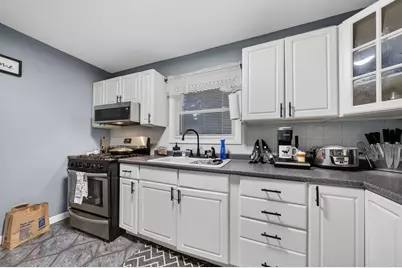 71 Smith St, Fall River, MA 02721 - Photo 10