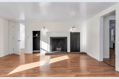 16 Thomas St, Fitchburg, MA 01420 - Photo 10