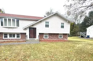 27 Sandy Ridge Cir, Sharon, MA 02067 - Photo 2