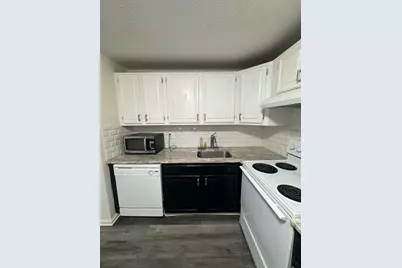 668 Robbins Ave #17, Dracut, MA 01826 - Photo 4