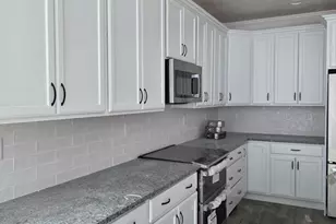 18 Fidelity Dr, Rutland, MA 01543 - Photo 1