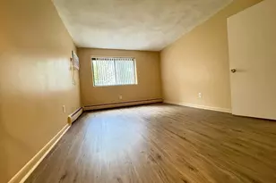 32 Whites Ave, Watertown, MA 02472 - Photo 18