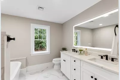 12 Pleasant St, Burlington, MA 01803 - Photo 16