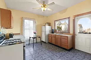 118 Prospect St, Gloucester, MA 01930 - Photo 12