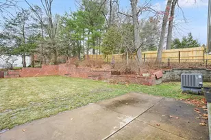 61 Ridgecrest Dr, Westfield, MA 01085 - Photo 10