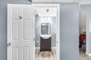 114 Riverton Rd, Springfield, MA 01109 - Photo 24