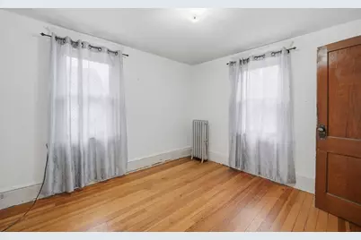 135 Newbury Street, Chicopee, MA 01013 - Photo 16