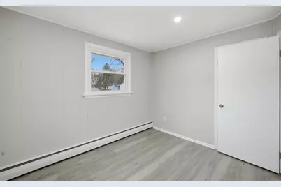 27 Nokomis, Springfield, MA 01109 - Photo 18