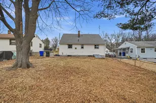 27 Nokomis, Springfield, MA 01109 - Photo 24