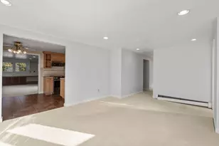 8 Stanley St, Natick, MA 01760 - Photo 6