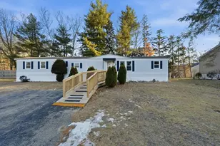 11 Lisa Cir, Merrimac, MA 01860 - Photo 2