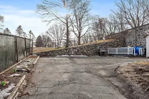 2 Grove St, Methuen, MA 01844 - Photo 34