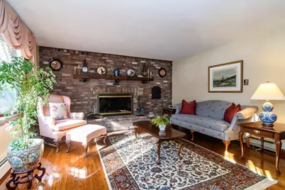 368 Highland St, Stoughton, MA 02072 - Photo 8