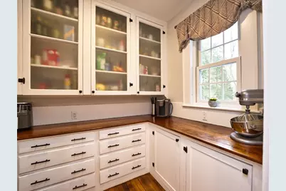 197 Rockland St, Dartmouth, MA 02748 - Photo 6