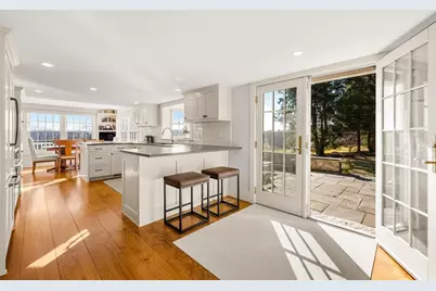 151 Oakland Street, Wellesley, MA 02481 - Photo 4