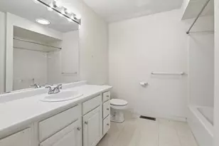 34 Pleasant St, Windham, NH 03087 - Photo 20