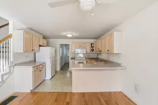 34 Pleasant St, Windham, NH 03087 - Photo 6