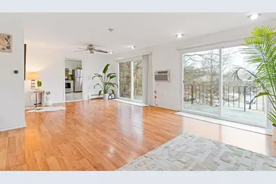 101 Edgelawn Ave #11, North Andover, MA 01845 - Photo 2