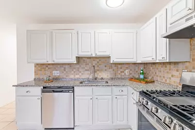 101 Edgelawn Ave #11, North Andover, MA 01845 - Photo 10