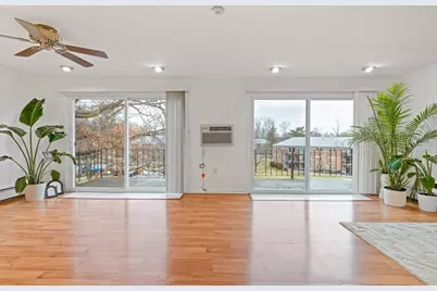 101 Edgelawn Ave #11, North Andover, MA 01845 - Photo 6