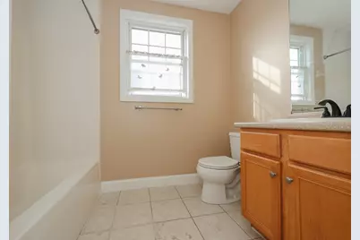 117 Manchester St #B, Lowell, MA 01852 - Photo 4