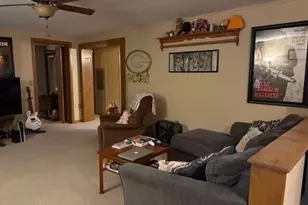 7 Stevens St, Adams, MA 01220 - Photo 10