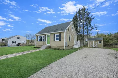 18 Huntington Ave, Plainville, MA 02762 - Photo 2