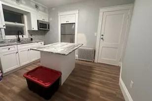 42 Maple St, Malden, MA 02148 - Photo 2