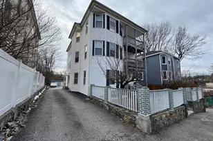 27 Harlow St, Worcester, MA 01605 - Photo 2