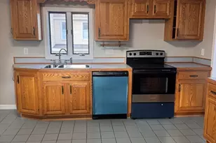 66 Taylor St, Holyoke, MA 01040 - Photo 8