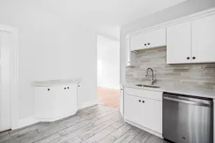 33 Harbor View St, Boston, MA 02125 - Photo 4