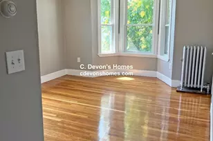 35 Burchstead Pl, Lynn, MA 01902 - Photo 4