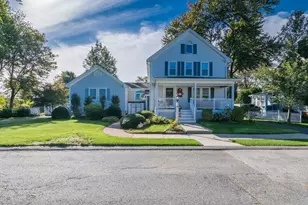 13 Park Pl, East Longmeadow, MA 01028 - Photo 2