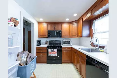 18 Wellesley Rd, Arlington, MA 02474 - Photo 8