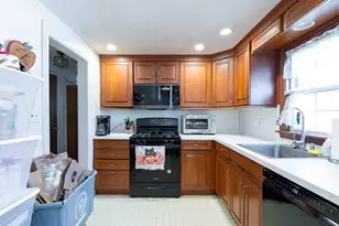 18 Wellesley Rd, Arlington, MA 02474 - Photo 8