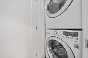 230 Bowen St, Boston, MA 02127 - Photo 10