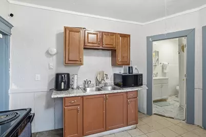 127 Dickinson St, Springfield, MA 01108 - Photo 14