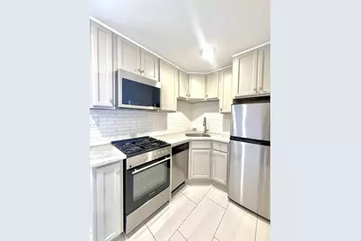 284 Montvale Ave #1R, Woburn, MA 01801 - Photo 2