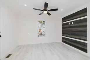 1346 Newport Ave, Attleboro, MA 02703 - Photo 8