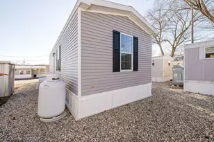 1346 Newport Ave, Attleboro, MA 02703 - Photo 14