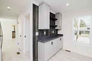 1346 Newport Ave, Attleboro, MA 02703 - Photo 10