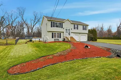 19 Greenwood St, Agawam, MA 01001 - Photo 2